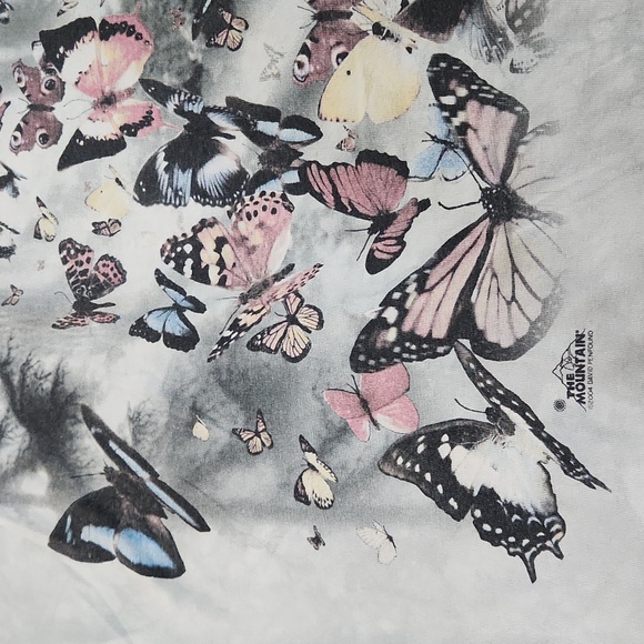 Butterfly 🦋 Shirt - Picture 2 of 8